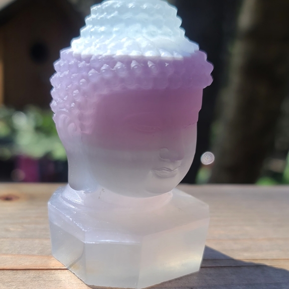 Fluorite handcarved crystal Buddha bust - Picture 3 of 8